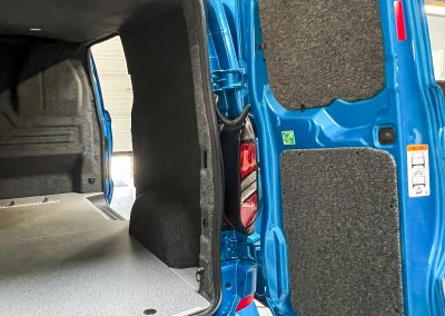 Ford Custom L2 – professioneel gestoffeerd laadruim
